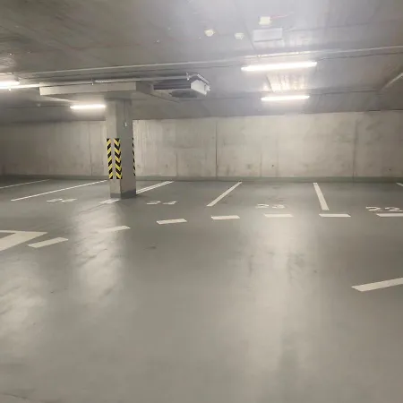 Bright New Build With Garage, Great View 公寓 *