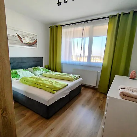 Bright New Build With Garage, Great View 布拉迪斯拉发