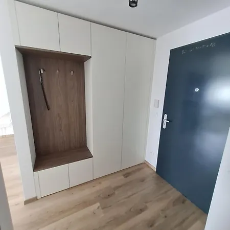 Apartman Bright New Build With Garage, Great View